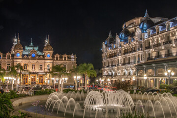 Magnifique feu d'artifice dans le cadre magique  de Monte Carlo avec son casino et le hôtel de Paris à l'occasion de la fête nationale de la Principauté de Monaco - obrazy, fototapety, plakaty