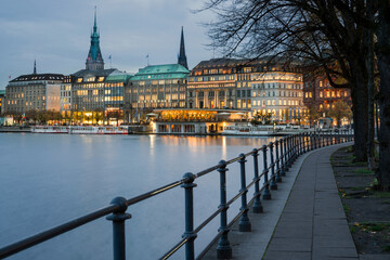 Hansestadt Hamburg Abend Jungfernstieg