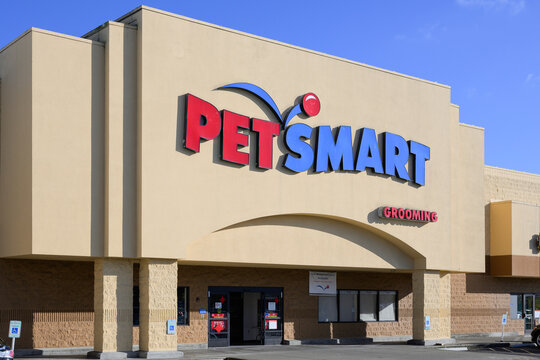 Lynnwood, WA, USA - November 8, 2023; Facade with name and brand logo of PetSmart pet store
