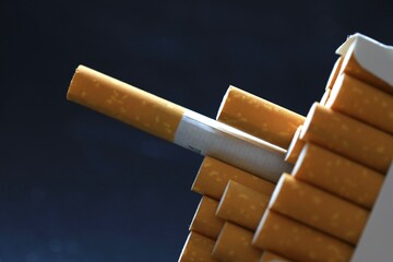 Pack of smoking Cigarettes - obrazy, fototapety, plakaty