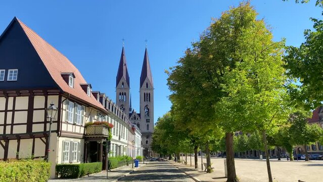 Kirchen, Halberstadt, Deutschland 