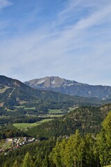 Fototapeta premium Der Ötscher Nähe Mariazell von der Bürgeralpe im Herbst, vertikal
