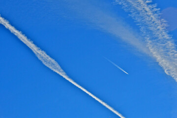 New contrail through three degrading contrails classified as
short-lived, persistent non-spreading, and persistent spreading.
