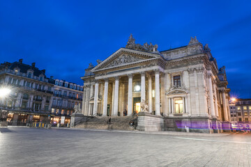 Fototapeta na wymiar Belgique Bruxelles Bourse centre pietonnier nuit