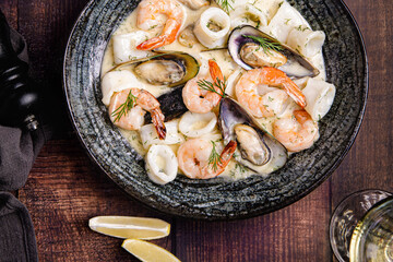Gourmet Seafood, Bowl with Seafood and Garlic Sauce