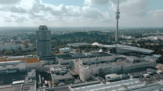 Luftaufnahme des BMW-Gel&auml;ndes, Hauptsitzes des deutschen Automobilherstellers in der bayerischen Landeshauptstadt M&uuml;nchen