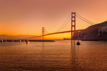 Fototapeta na wymiar The Golden Gate Bridge in San Francisco at sunset