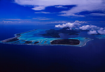 Französisch Polynesien: Luftaufnahme von Bora Bora Island
