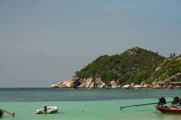 An island that tourists like to go diving.