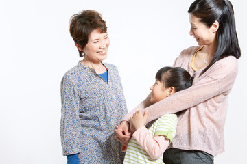 三世代家族のポートレート