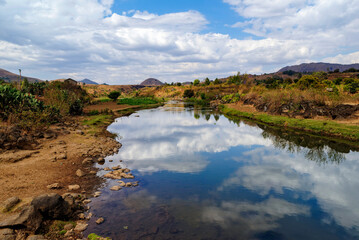 Rivi&egrave;re dans le centre de Madagascar