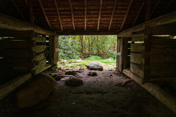 Fototapeta na wymiar The Walker Sisters Cabin at Great Smoky Mountains National Park in North Carolina