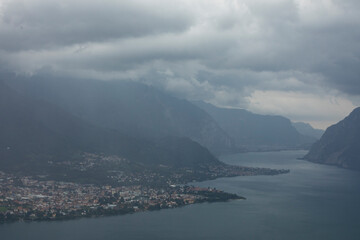 Fototapeta na wymiar Amazing landscapes of northen italy, Lake como and his lovely and beautifull towns in the mountains
