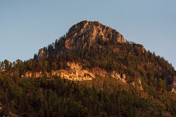 Fels im Abendlicht im Salzkammergut
