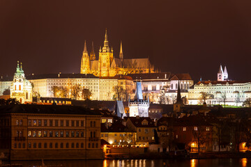 Fototapeta na wymiar Night view with Castle of Prague, Czech Republic