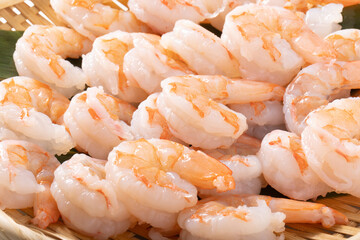 タイ産　むきえび　(背わた処理済)　バナメイエビ