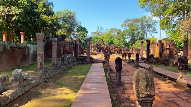 Banteay Srei Temple was built in honor of the god Shiva, a temple of the Khmer civilization, located on the territory of Angkor in Cambodia