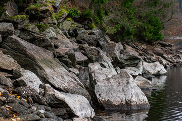 Fototapeta premium rocks in the water