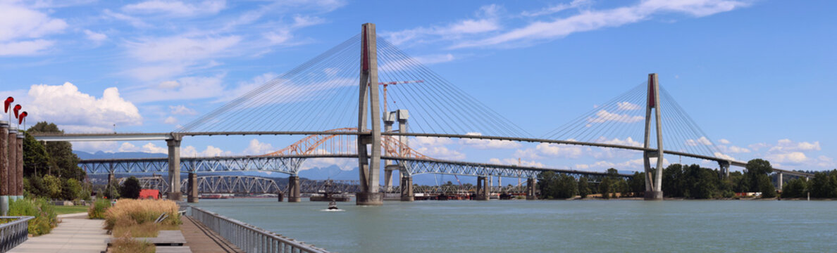 Four generations of bridges on Fraser River