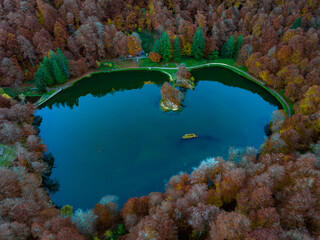 Fall Colors, Lac de Bethmale from drone, Ariège
