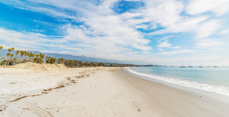 Fototapeta na wymiar Golden shore in Santa Barbara