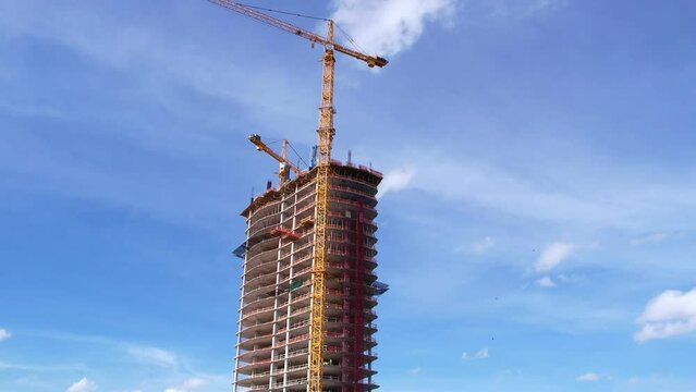 drone footage of construction on a high rise building in miami florida
