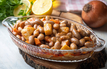 Cranberry Bean Stew Turkish Barbunya Pilaki, Potato and carrot pinto beans (Turkish name; patatesli ve havuclu barbunya)