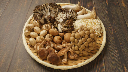 きのこの盛合せ│エリンギ・マイタケ・ぶなしめじ・えのき茸・椎茸・マッシュルーム