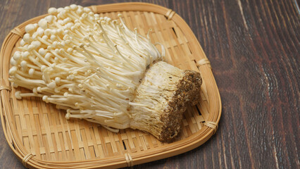 えのき茸　石づき