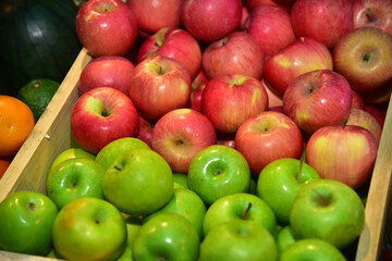 apples in the box