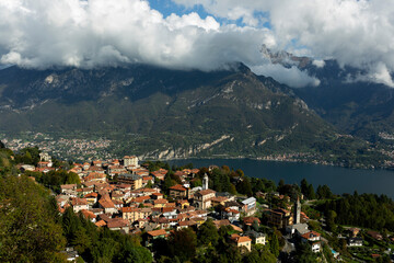 Fototapeta na wymiar Amazing landscapes of northen italy, Lake como and his lovely and beautifull towns in the mountains