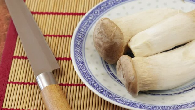 Pleurote du panicaut (pleurotus eryngii) en gros plan