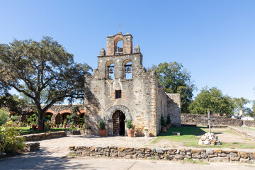 Fototapeta na wymiar view to mission Espada at San Antonio mission trail, an Unesco world heritage site.