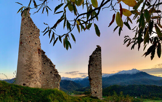 Castello Mirabello in un tardo pomeriggio d'autunno
