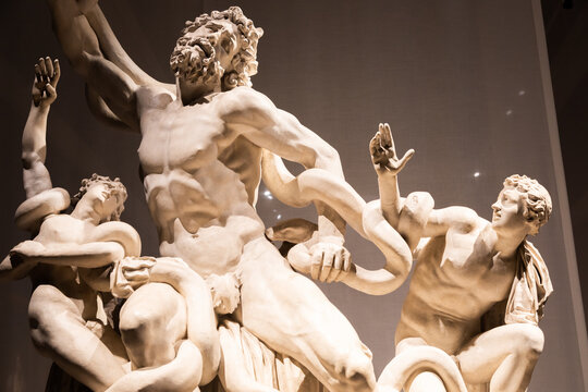 Statue of Laocoon and his sons, famous ancient scultures - Property Vatican Museum