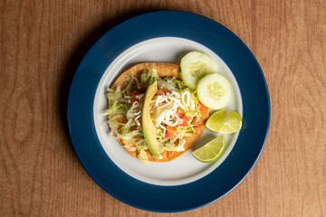 Crispy tortilla with vegetables