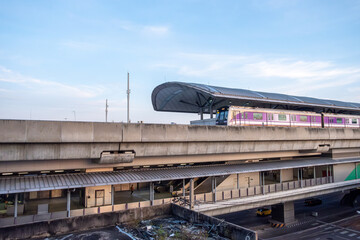 Naklejka premium Station BTS Sky train at in morning
