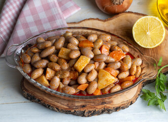 Cranberry Bean Stew Turkish Barbunya Pilaki, Potato and carrot pinto beans (Turkish name; patatesli ve havuclu barbunya)