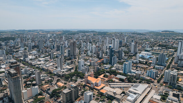 Imagem aérea do centro e da Catedral Santo Antonio em Chapecó Santa Catarina