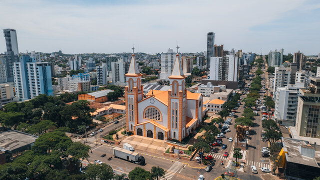 Imagem aérea do centro e da Catedral Santo Antonio em Chapecó Santa Catarina