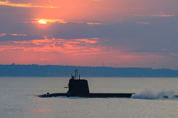 東京湾を浮上航行する海上自衛隊の潜水艦と美しい夕陽。

東海汽船東京湾〜伊豆諸島航路のさるびあ丸船上にて。
2023年11月1日〜5日撮影。
水中写真。

A Maritime Self-Defense Force submarine surfacing in Tokyo Bay and a beautiful sunset.

On board the ship Sarubia Maru on 