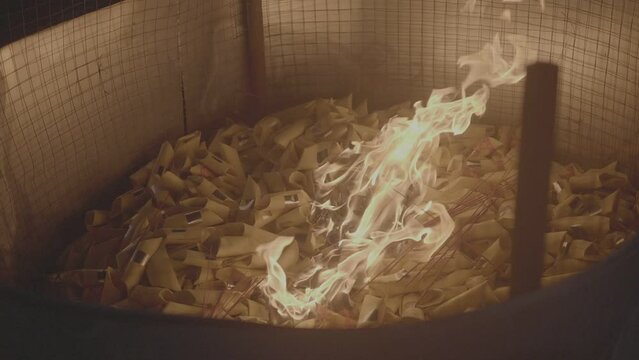 (V-Log) Burning Buddhist ancestor's money " Kim cua " and " Gin Cua " in Super Slow Motion Fire
