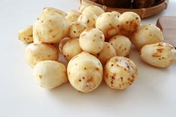 皮むきした里芋