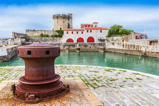 Bitte d'amarrage et fort de Socoa