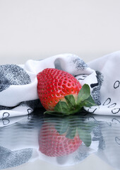 Sweet strawberry and napkin - 683249964