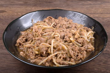 牛肉ともやしの炒め物のアップ