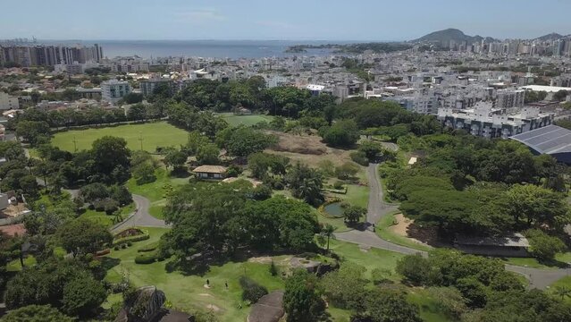 Sobrevoo no parque municipal Pedra da Cebola, em Vit&oacute;ria, Esp&iacute;rito Santo, Brasil.