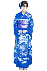 青色の振袖を着た女性