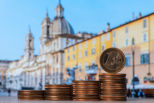1 Euro coin in front of Rome's Piazza Navona