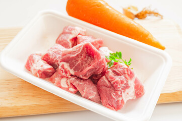  豚肉・角切りカレーシチュー用